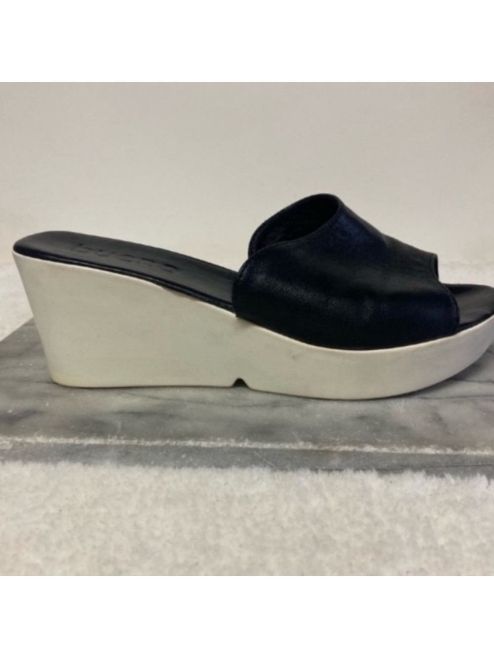 Bueno Leather Wedge Sandals Size 9 Slip Ons Heels Black White Classic Minimalist - Picture 8 of 11